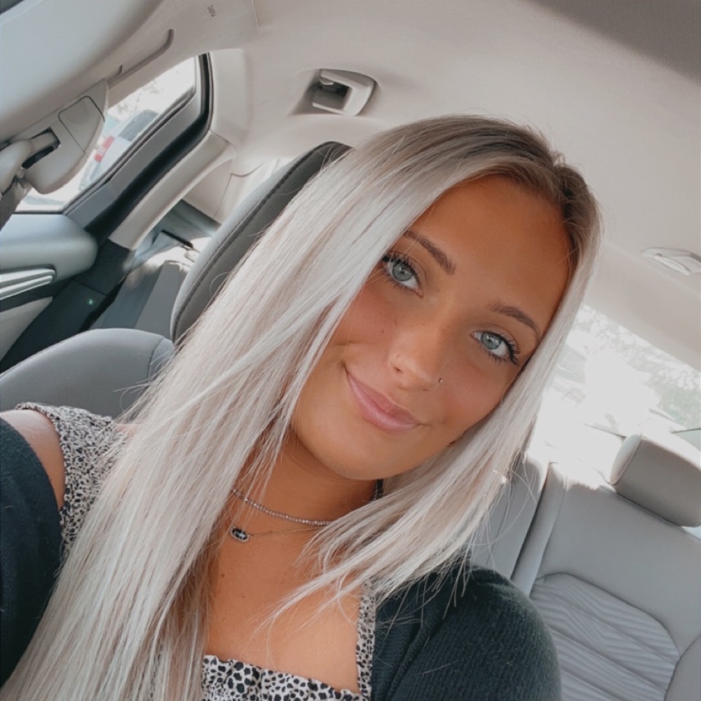 Meet your Posher, Olivia